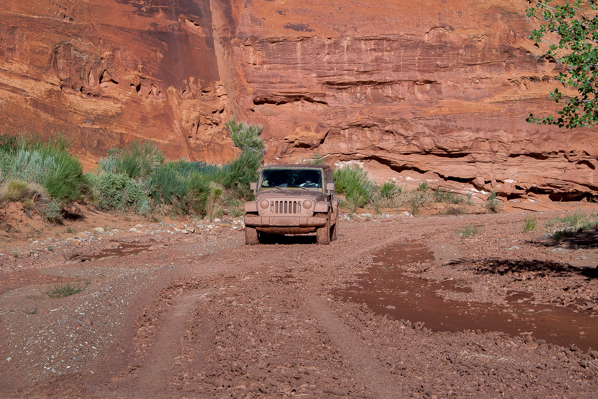Jeep Wrangler im Lost Trail Canyon