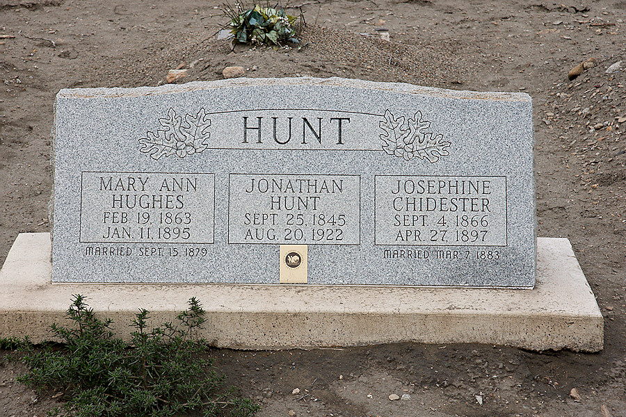 Hunt Headstone