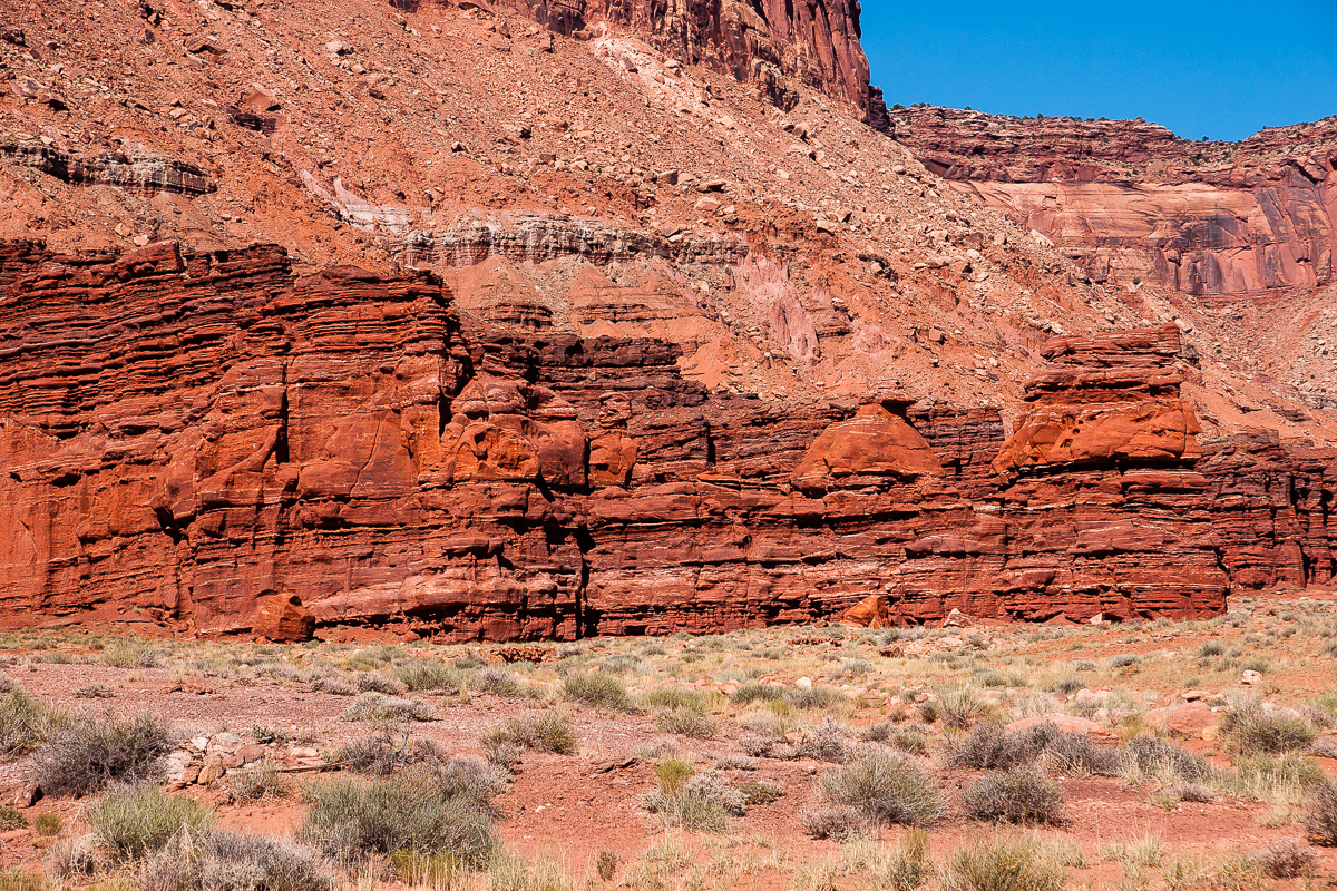 Cutler Formation am Fuss des Needles Overlooks